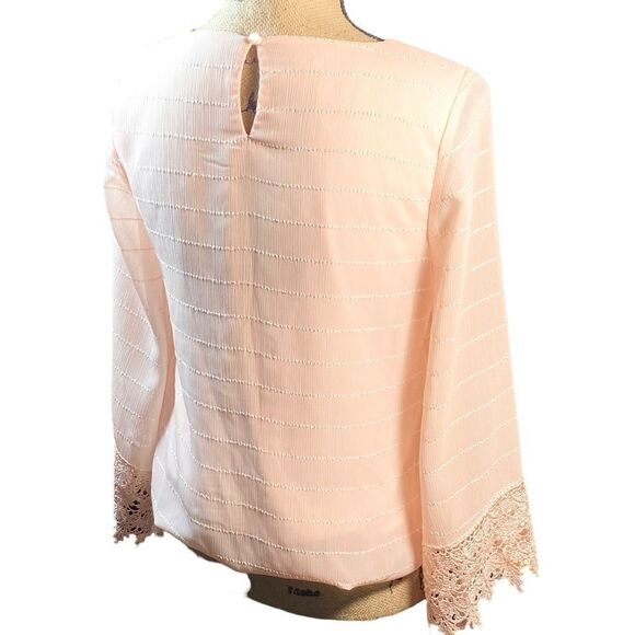 Express pink chiffon top with crochet laced sleeves - Picture 2 of 5